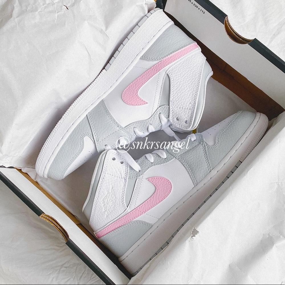 Nike air jordan 1 mid custom shoes - Picture 2 of 2